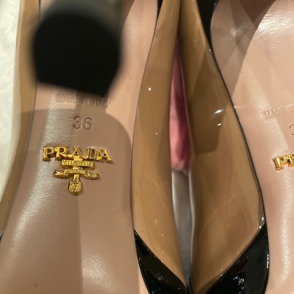 Prada black and tan patent leather open toe pumps size 36 6 US - Picture 4 of 7
